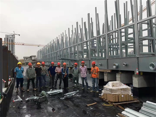 康明斯发电机什么情况下需要紧急停机，如何操作?